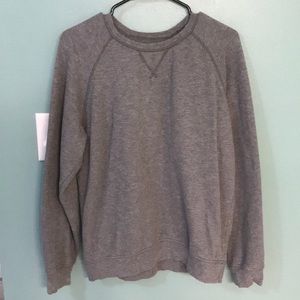 Men’s grey crewneck sweater
